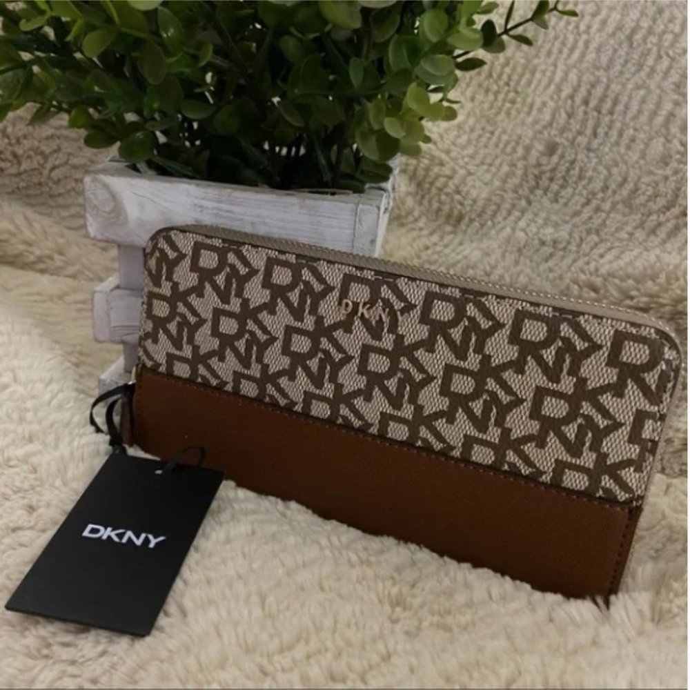 ZIP Around DKNY Wallet.  Fits checkbook and iPhone